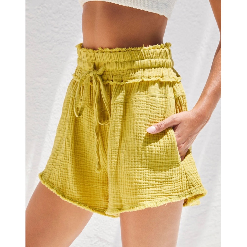 Kennedy Cotton Pocketed Frayed Shorts